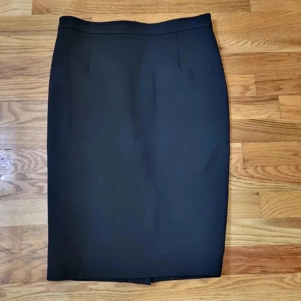 Valentino Made in Italy Chic Minimalist Career Office Wear Black Pencil Skirt(4)